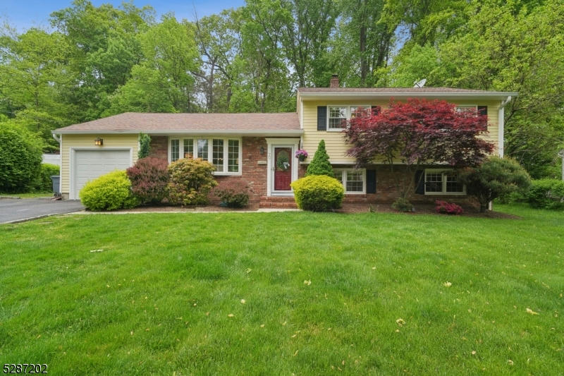 70 SUTTON DR, BERKELEY HEIGHTS TWP., NJ 07922, photo 1 of 28