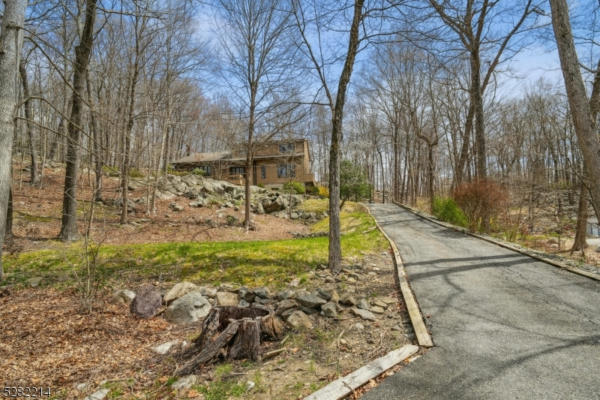 8 SHORE DRIVE TER, KINNELON, NJ 07405 - Image 1