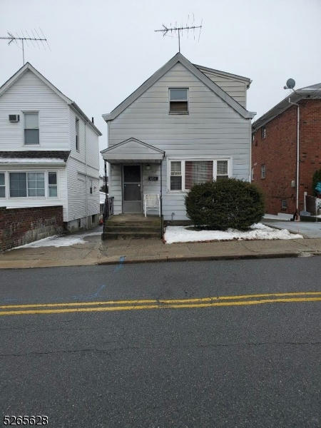 415 PREAKNESS AVE, PATERSON CITY, NJ 07502, photo 1 of 34